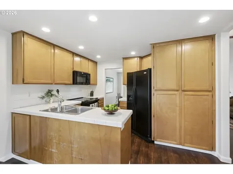 7137 NE Jessup Court Portland OR 97218