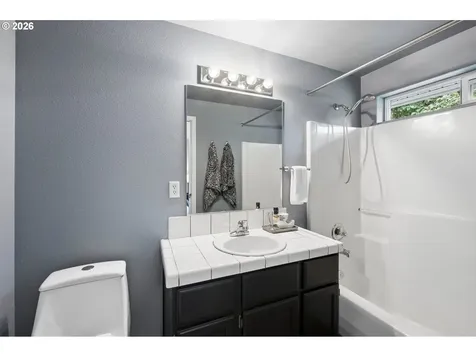 7137 NE Jessup Court Portland OR 97218