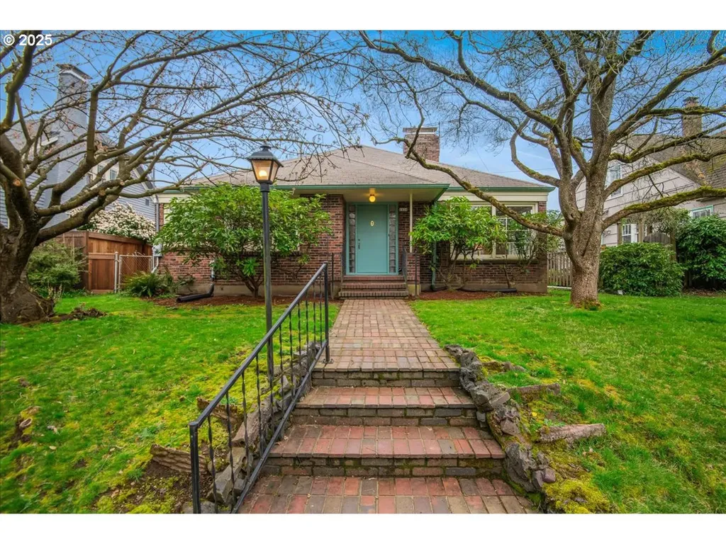 6426 N Moore Avenue Portland OR 97217