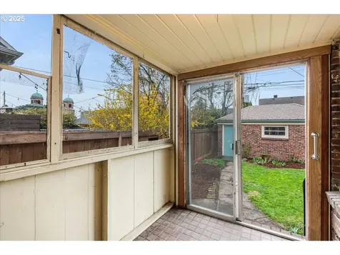 6426 N Moore Avenue Portland OR 97217