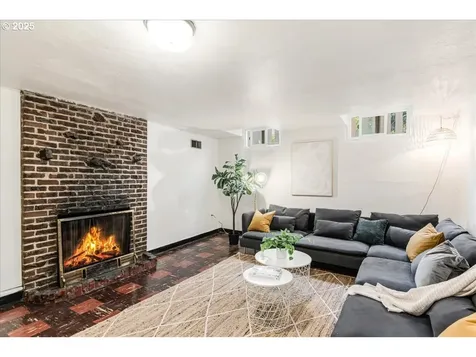 6426 N Moore Avenue Portland OR 97217