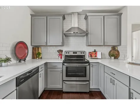 6849 SE Knight Street Portland OR 97206