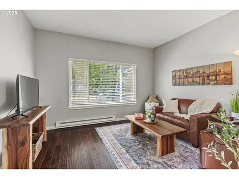 6849 SE Knight Street Portland OR 97206