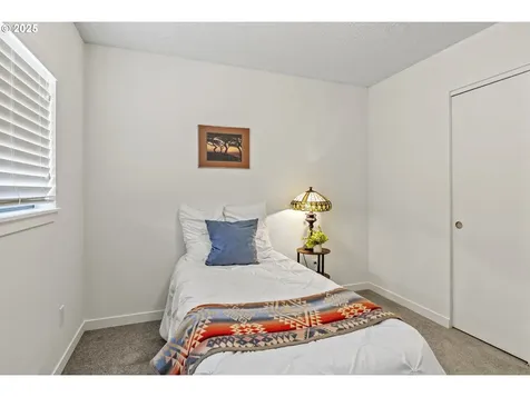 6849 SE Knight Street Portland OR 97206