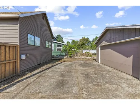 6849 SE Knight Street Portland OR 97206