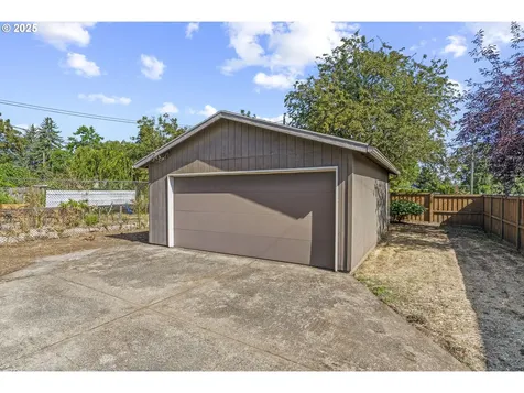 6849 SE Knight Street Portland OR 97206