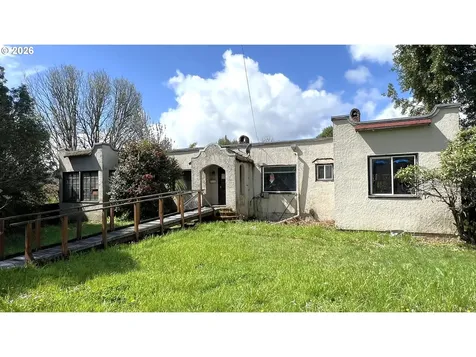 806 Railroad Avenue Myrtle Point OR 97458