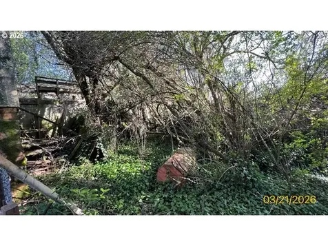 806 Railroad Avenue Myrtle Point OR 97458