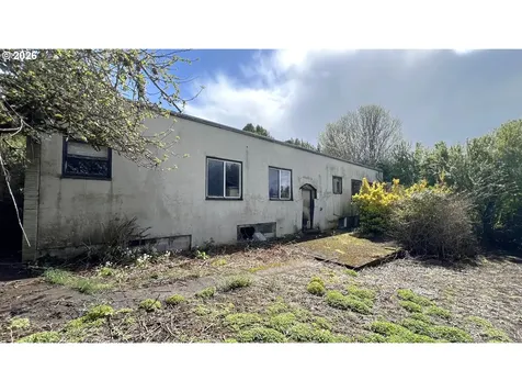 806 Railroad Avenue Myrtle Point OR 97458