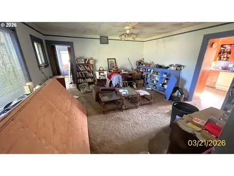 806 Railroad Avenue Myrtle Point OR 97458