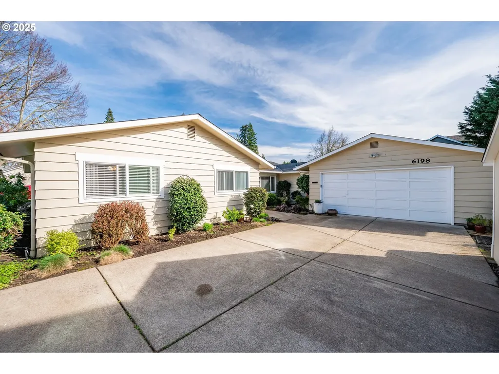 6198 SE Lois Street Hillsboro OR 97123