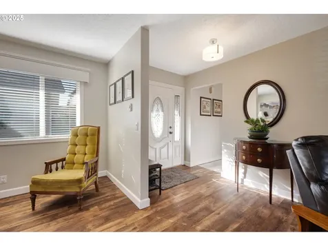 6198 SE Lois Street Hillsboro OR 97123