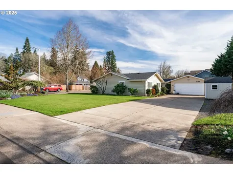 6198 SE Lois Street Hillsboro OR 97123