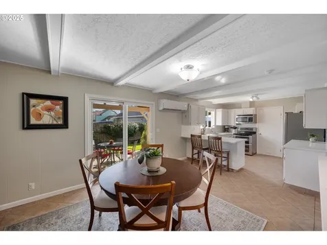 6198 SE Lois Street Hillsboro OR 97123