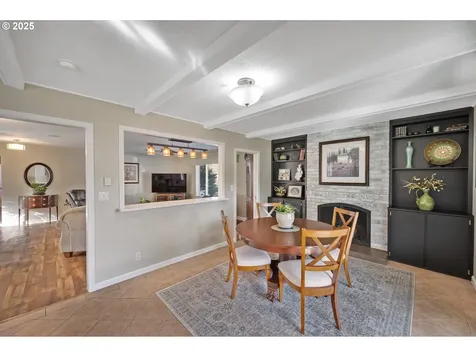 6198 SE Lois Street Hillsboro OR 97123