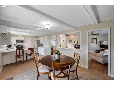 6198 SE Lois Street Hillsboro OR 97123