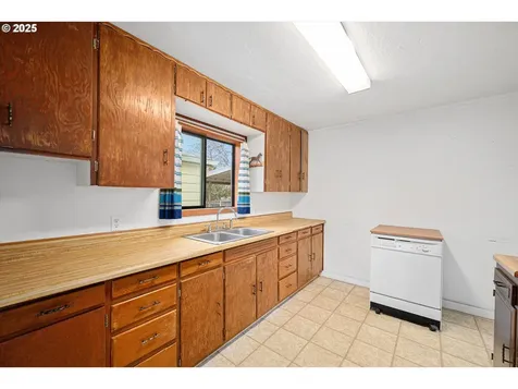 788 SW Cherry Street Dallas OR 97338