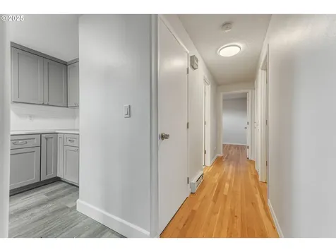 6306 SW 32nd Avenue Portland OR 97239