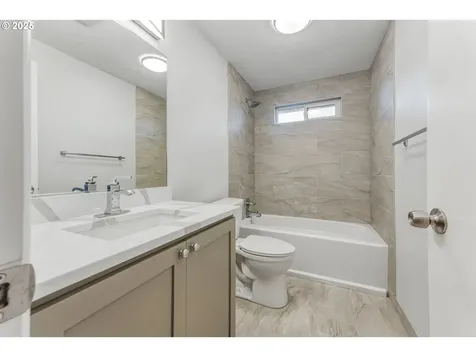 6306 SW 32nd Avenue Portland OR 97239