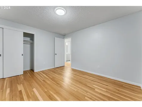 6306 SW 32nd Avenue Portland OR 97239
