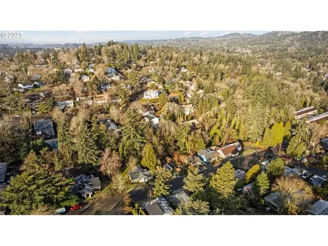 6306 SW 32nd Avenue Portland OR 97239