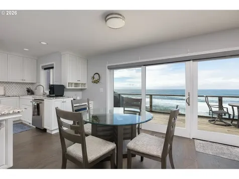 2151 NW Inlet Avenue Lincoln City OR 97367