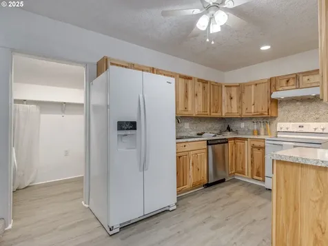 224 NW 11th Street Mcminnville OR 97128