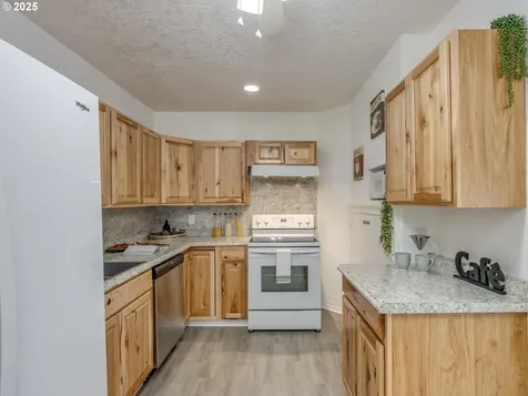 224 NW 11th Street Mcminnville OR 97128