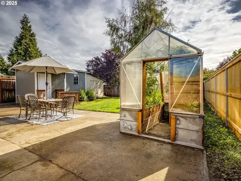 224 NW 11th Street Mcminnville OR 97128