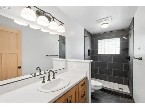 33670 Mckenzie View Drive Eugene OR 97408