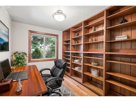 33670 Mckenzie View Drive Eugene OR 97408