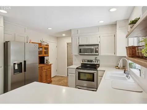 1925 Meadowood Loop Woodland WA 98674