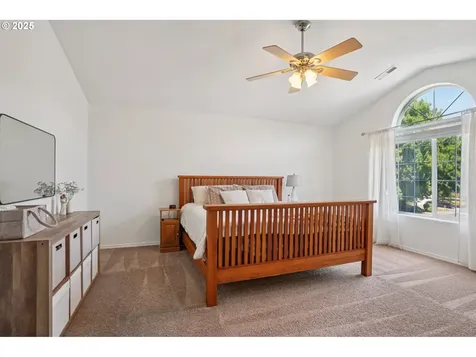 1925 Meadowood Loop Woodland WA 98674