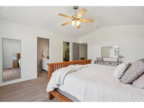 1925 Meadowood Loop Woodland WA 98674