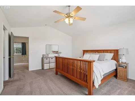 1925 Meadowood Loop Woodland WA 98674