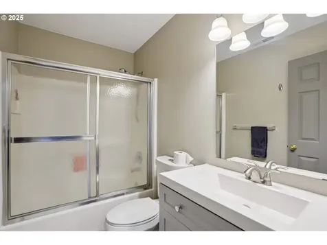 1925 Meadowood Loop Woodland WA 98674
