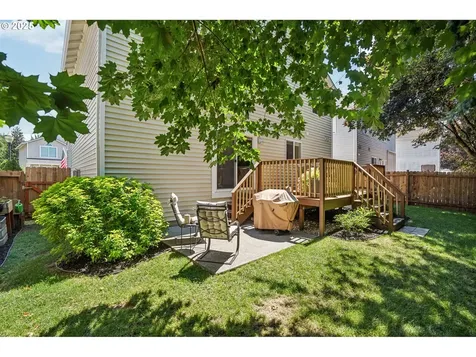 1925 Meadowood Loop Woodland WA 98674