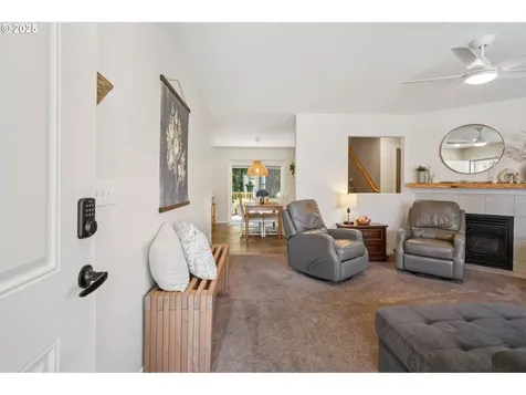 1925 Meadowood Loop Woodland WA 98674
