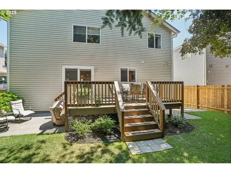 1925 Meadowood Loop Woodland WA 98674