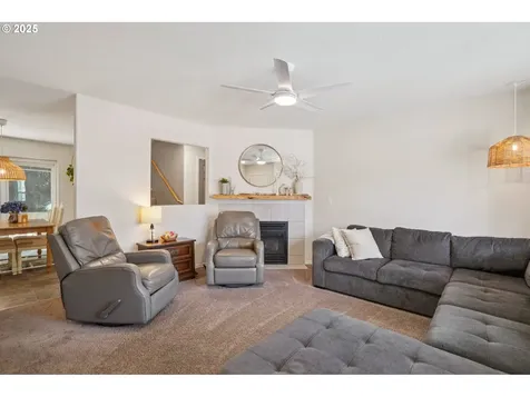1925 Meadowood Loop Woodland WA 98674