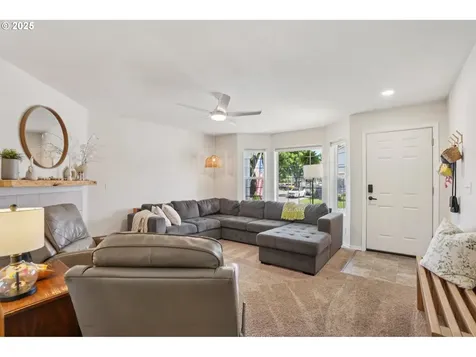 1925 Meadowood Loop Woodland WA 98674