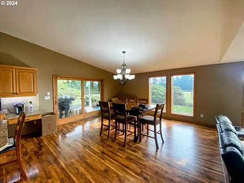 4804 NE 379th Street La Center WA 98629