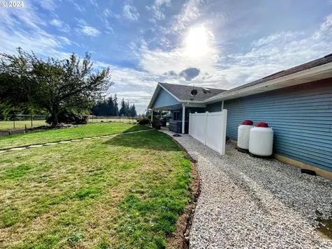 4804 NE 379th Street La Center WA 98629