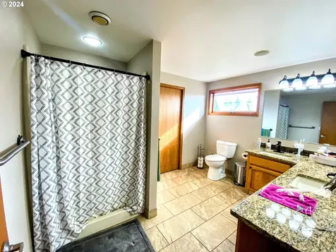 4804 NE 379th Street La Center WA 98629