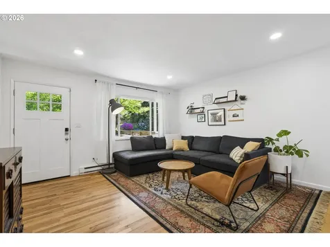 8715 N Swenson Street Portland OR 97203