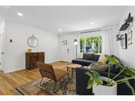 8715 N Swenson Street Portland OR 97203