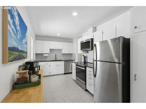 8715 N Swenson Street Portland OR 97203