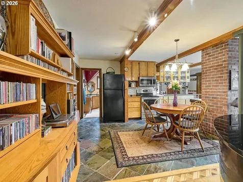 16460 NW Meadow Lake Road Carlton OR 97111