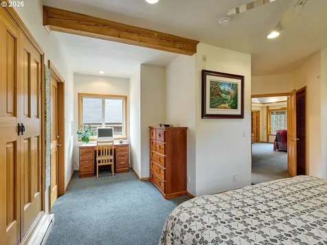 16460 NW Meadow Lake Road Carlton OR 97111