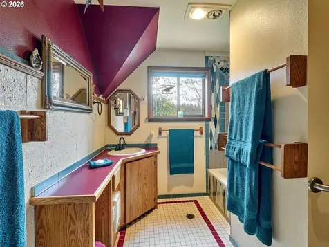 16460 NW Meadow Lake Road Carlton OR 97111